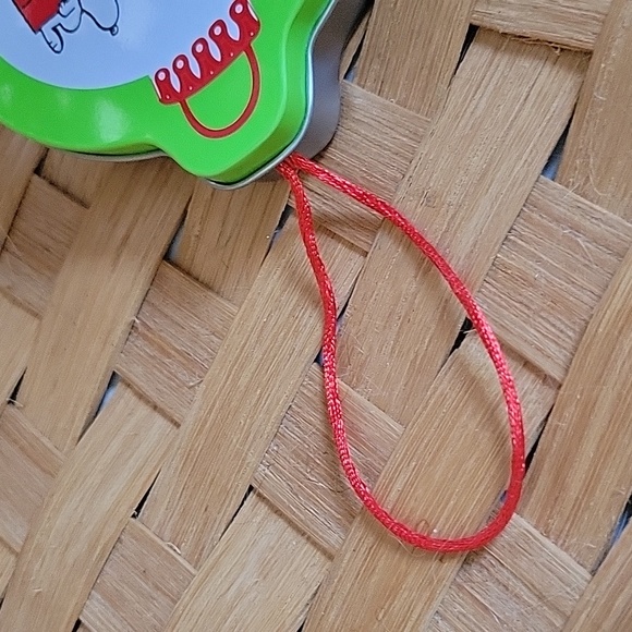 SNOOPY COOKIES HOLIDAY SHAPED BY ORIGINAL GOURMET IN SNOOPY DECORATED TINS - Picture 5 of 5